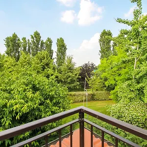 Apartment & Country Holidays